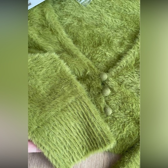 Brand new with tag! Urban outffiter moss short sweater - Picture 7 of 8